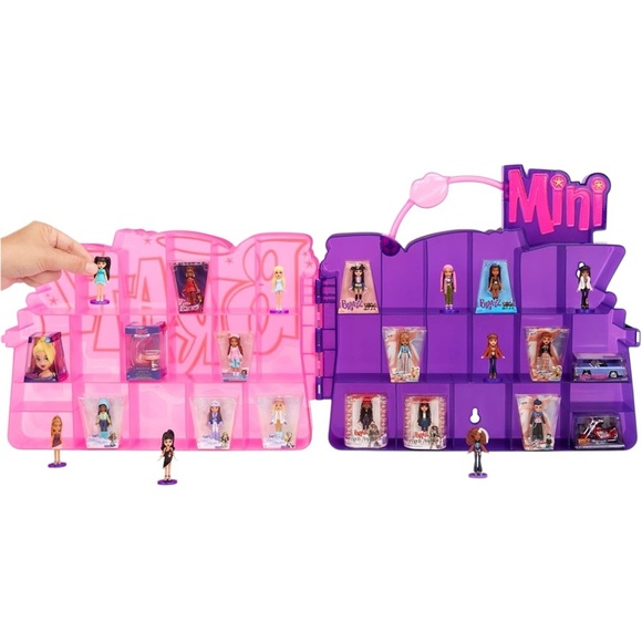 LIMITED EDITION!! 2 Mini Bratz Advent Calendars and 1 case - Picture 2 of 6